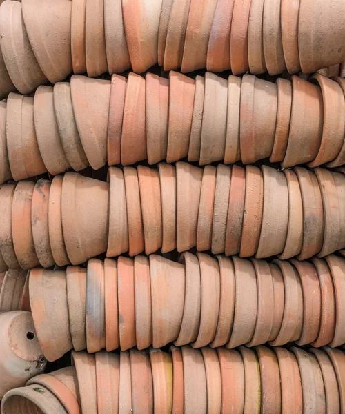 Pila di vasi di fiori in terracotta — Foto Stock