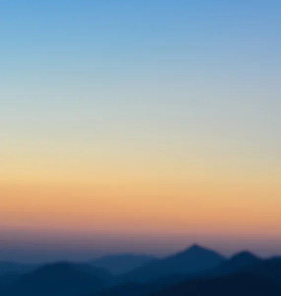 산에 일몰의 아름 다운 보기 — 스톡 사진