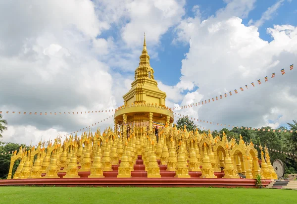 Five hundred golden pagodas, Thailand — Stock Photo, Image