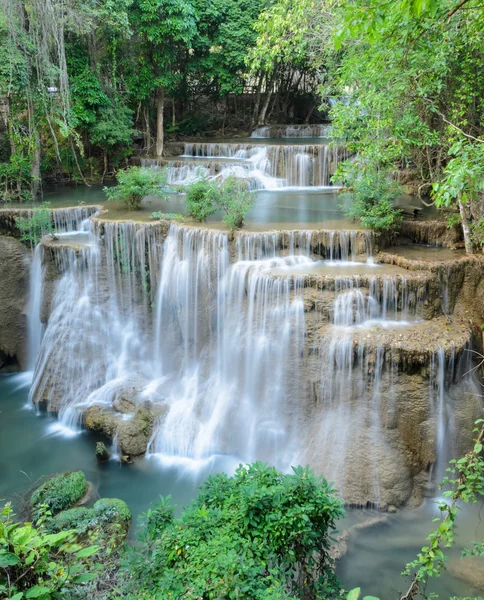 Tropický deštný prales waterfall, Thajsko — Stock fotografie