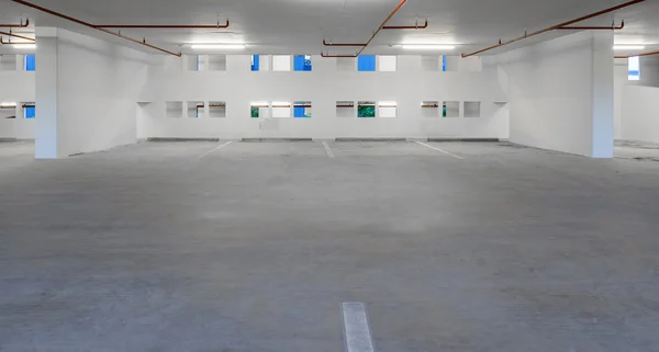 Indoor empty parking lot — Stock Photo, Image
