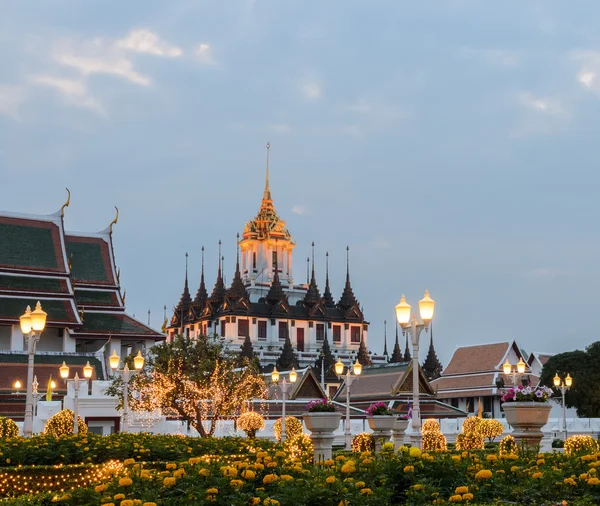 Loha Prasat (Castelo de Metal) em Bangkok, Tailândia — Fotografia de Stock