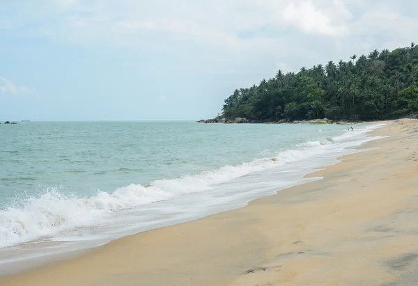 Praia da paisagem marinha em Nakhon Si Thammarat, Tailândia — Fotografia de Stock