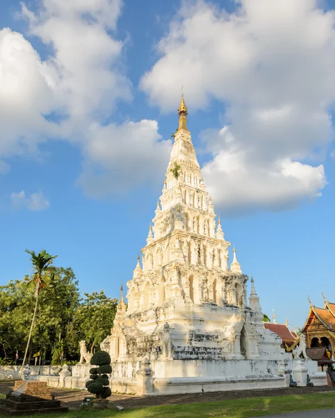 Wat Chedi Liam tai Wat Ku Kham Chiang Maissa, Thaimaassa — kuvapankkivalokuva