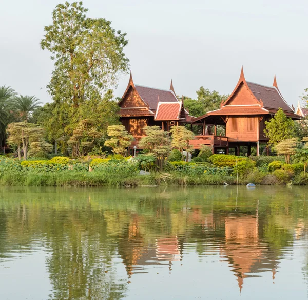 Thailändska trähus — Stockfoto