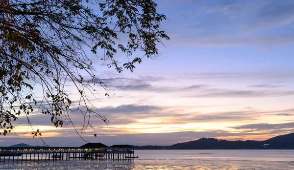 Coucher de soleil spectaculaire sur la mer d'Andaman — Photo