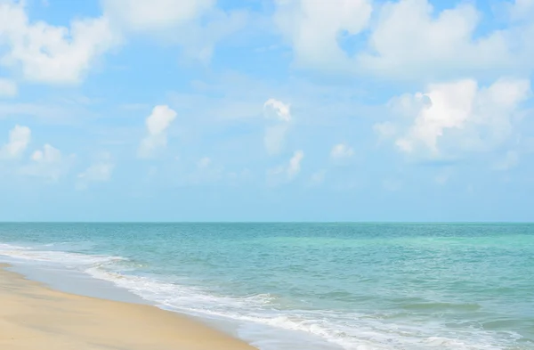 Playa tropical en Tailandia — Foto de Stock