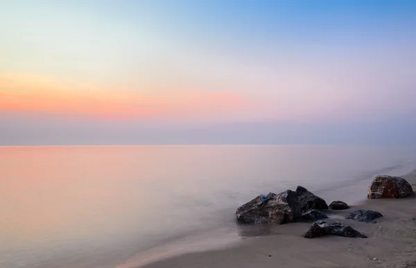 Mooie zonsopgang aan het strand — Stockfoto