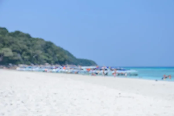 White sand beach and sea background in soft focus — Stock Photo, Image