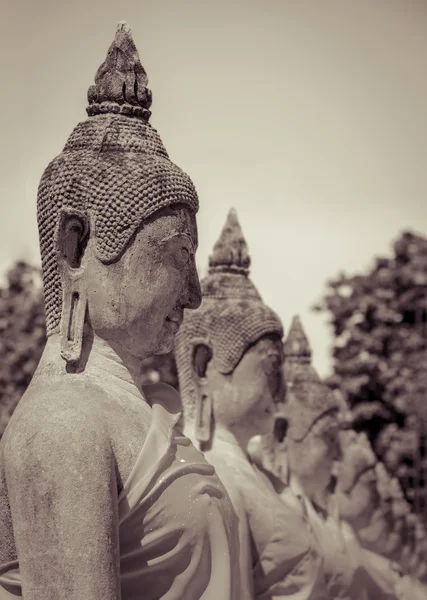 Socha Buddhy v chrámu Wat Yai Chaimongkol v Ayuttaya usta — Stock fotografie