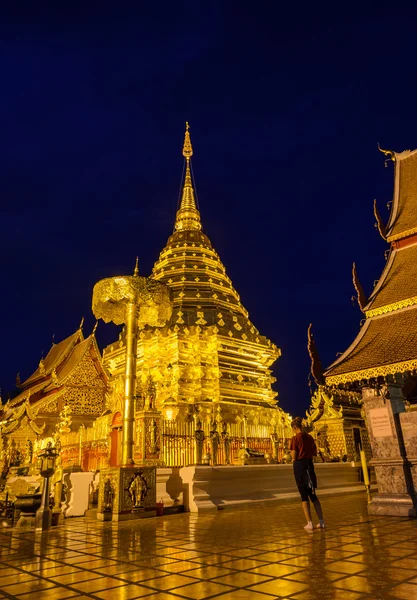 Doi Suthep temple at twilight, landmark of Chiang Mai, Thailand — Stock Photo, Image