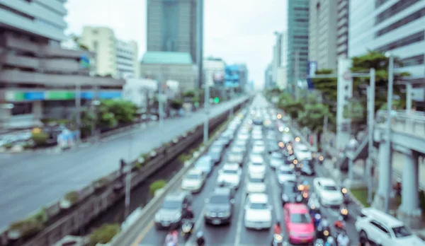 Rush hour z niewyraźne samochody w korku Bangkoku w Tajlandii — Zdjęcie stockowe