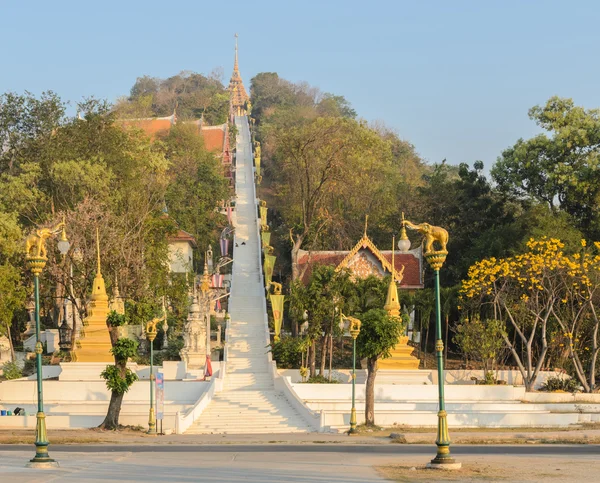 Boeddhistische tempel in Uthai Thani, Thailand — Stockfoto