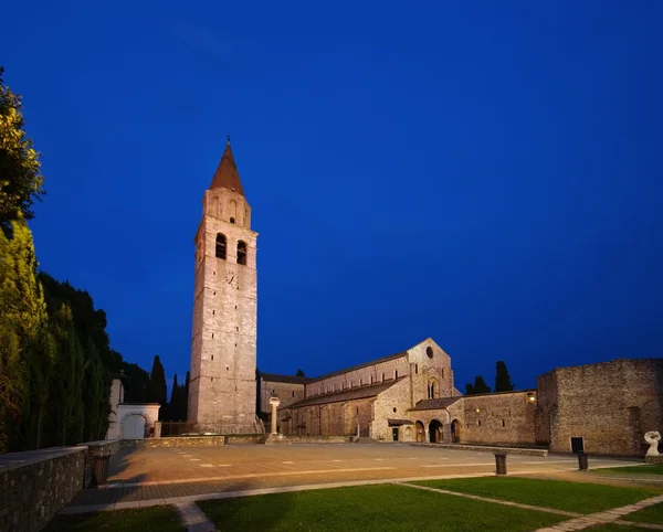 Aquileia eski bazilikanın gece