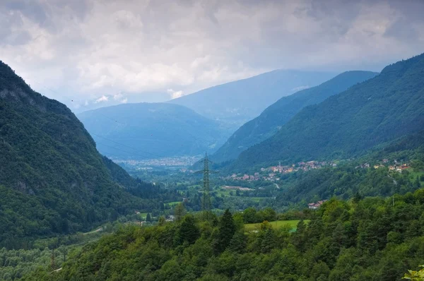 Sarca Долина біля напрямку Stenico — стокове фото