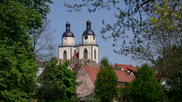 Wittenberg Almanya, kasaba ve Parish Church of St Mary's — Stok video