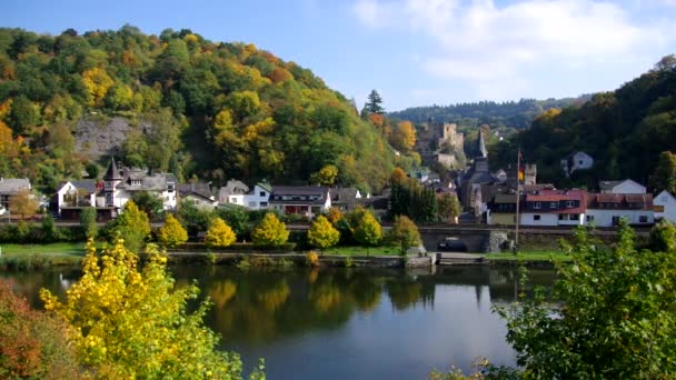 Castello e villaggio Balduinstein e fiume Lahn — Video Stock