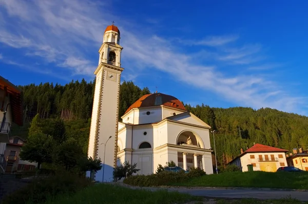 Igreja de Auronzo di Cadore — Fotografia de Stock