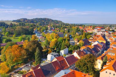 Kamenz kasabası ve Saksonya 'daki Hutberg dağı.