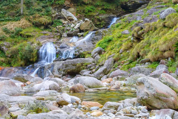 Sonogno Cascata Della Froda Valle Verzasca Ticino Швейцария Европа — стоковое фото