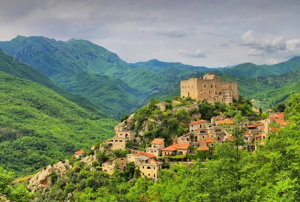 Castelvecchio di Rocca Barbena — Foto Stock