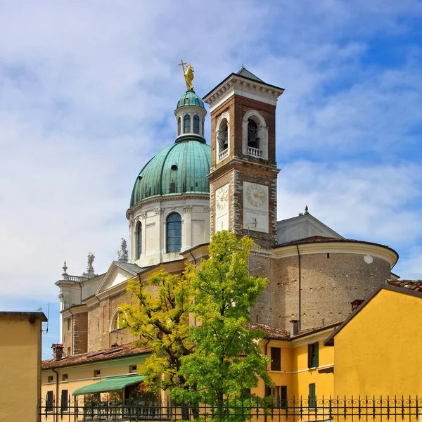 Montichiari katedralen — Stockfoto