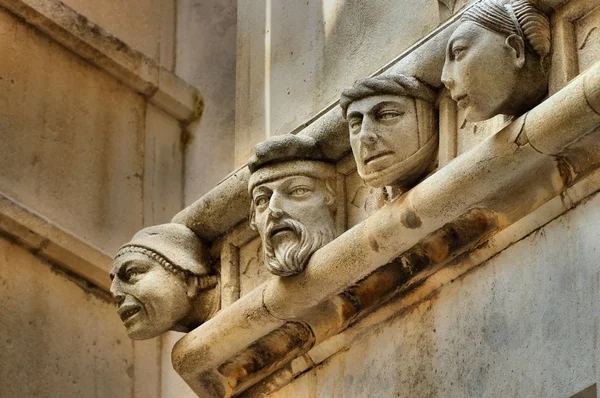 Sibenik Cathedral heads — Stock Photo, Image