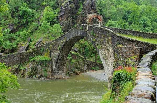 Lanzo torinese Чортів міст — стокове фото