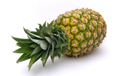 Bütün taze ananas