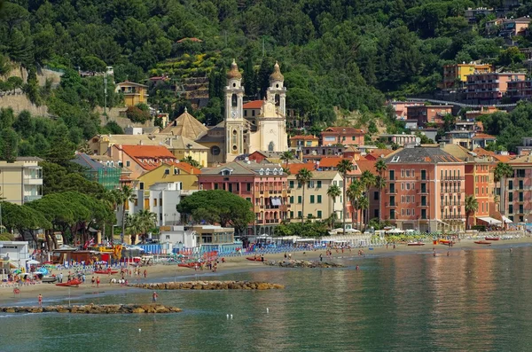 Ciudad costera Laigueglia —  Fotos de Stock