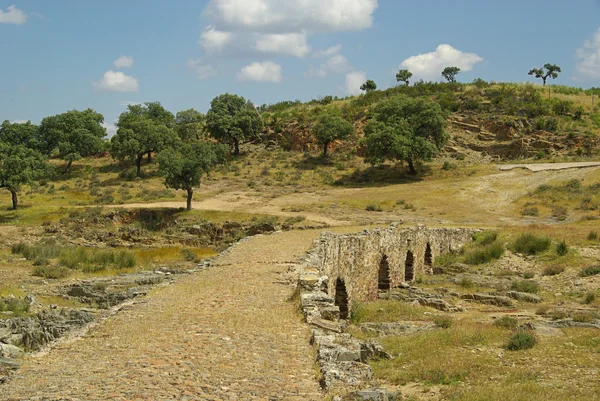 Rzymski most Aliseda — Zdjęcie stockowe