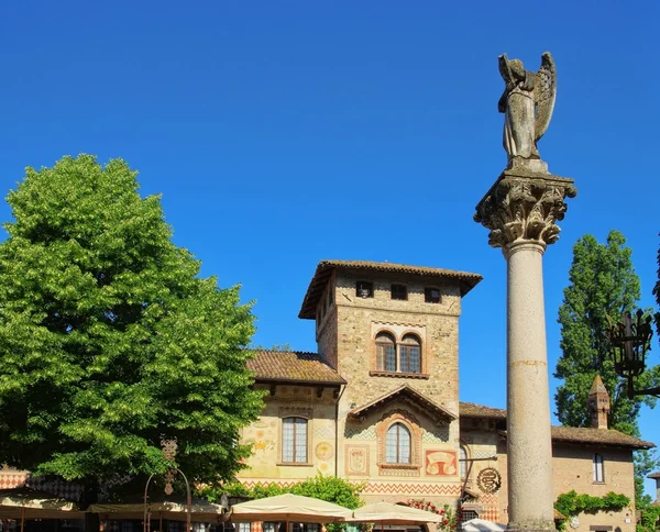 Antico castello di Grazzano Visconti — Foto Stock