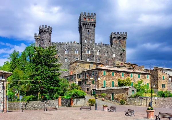 Antiguo castillo, Torre Alfina — Foto de Stock