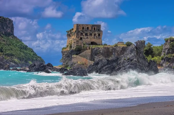 Antiguo castillo en Italia — Foto de Stock