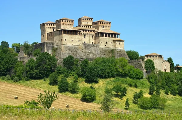 Vista al castillo de Torrechiara — Foto de Stock