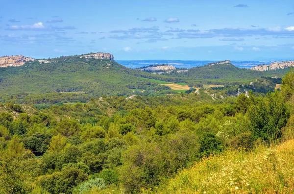 Alpilles vista sul paesaggio — Foto Stock