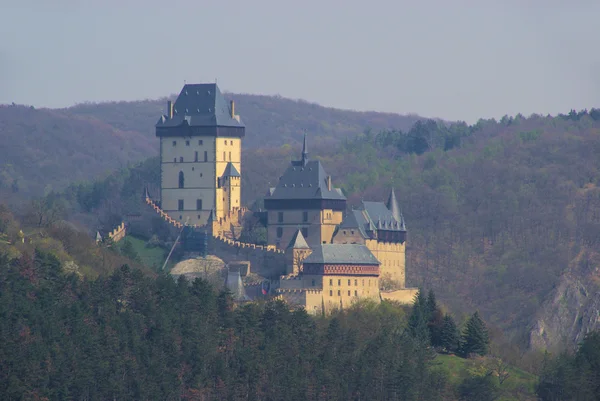 Castillo de Karlstejn en checo — Foto de Stock