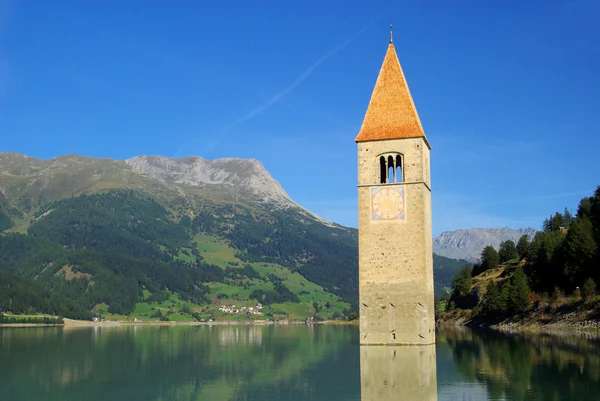 Reschensee lake with church — Stock Photo, Image