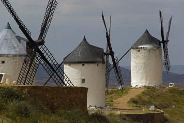 Consuegra yel değirmenleri