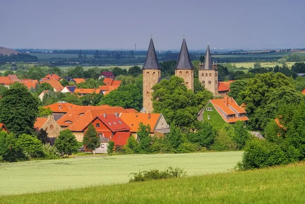 Druebeck apátság és a falu — Stock Fotó