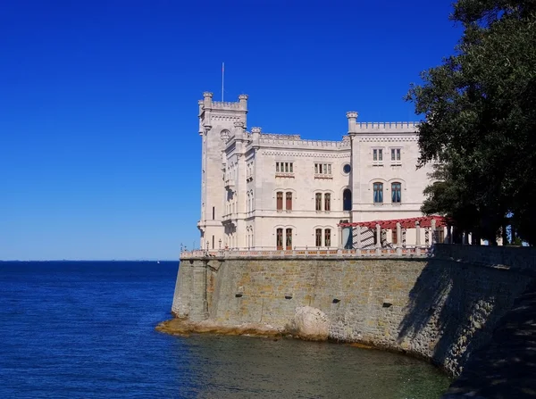 The Miramare castle — Stock Photo, Image