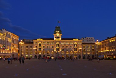 Trieste Piazza Grande gece 