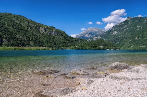 Лаго ді Cavazzo — стокове фото