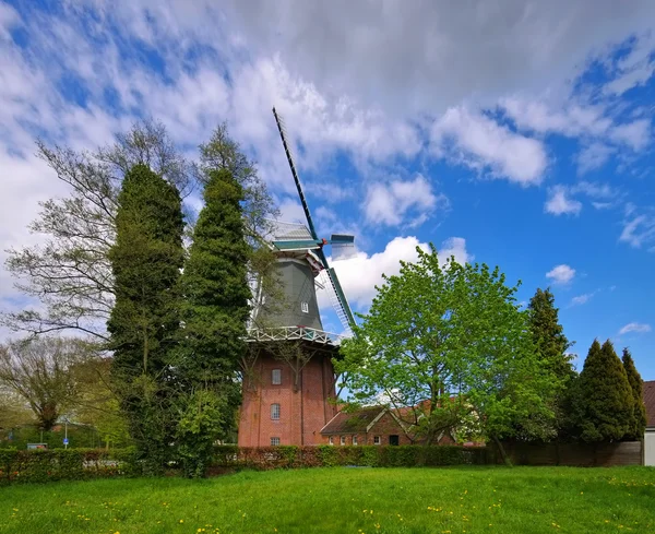 O moinho de vento Papenburg — Fotografia de Stock