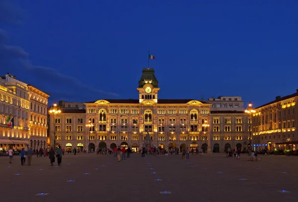 Triest Piazza Grande noc — Zdjęcie stockowe