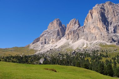 Dağları Langkofel ve Plattkofel Dolomites içinde