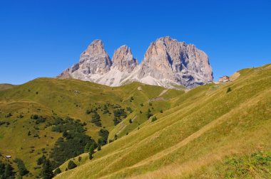 Dağları Langkofel ve Plattkofel Dolomites içinde