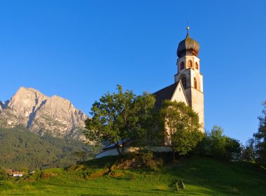 Kilise Aziz Konstantin ve dağ Schlern