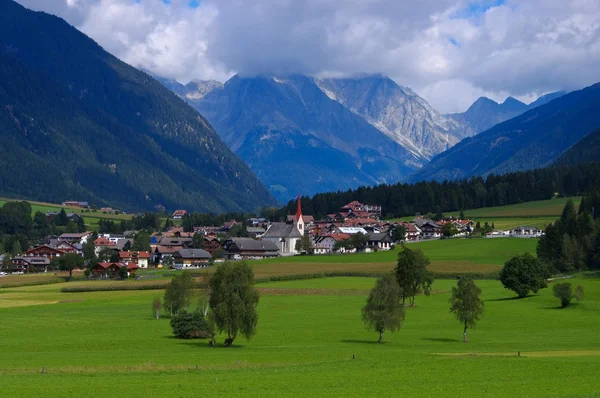 Antholzer Tal in den Alpen — Stockfoto