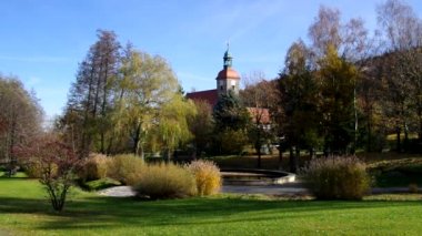 Jonsdorf Park ve kilise